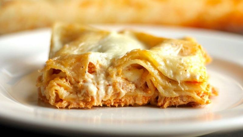 Bezelyeli Tavuklu Börek Tarifi