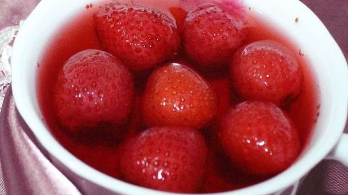 Çilekli Hoşaf Tarifi