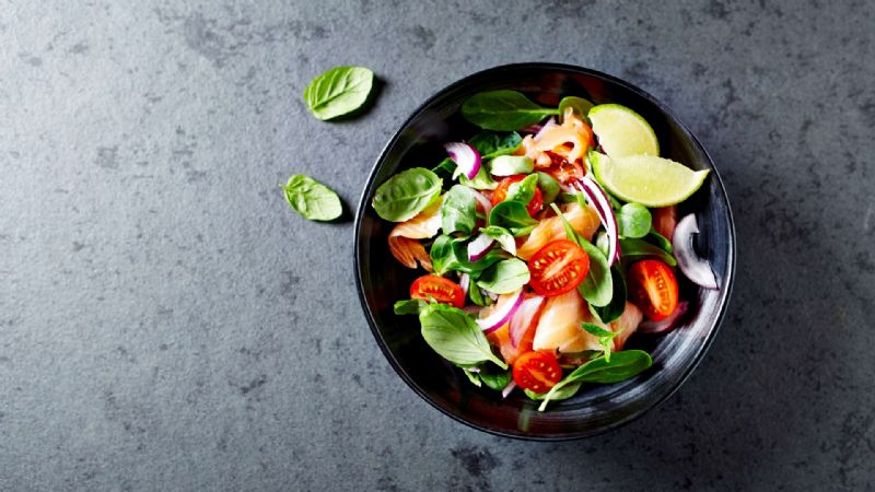 Diyet Somon Füme Salatası Tarifi