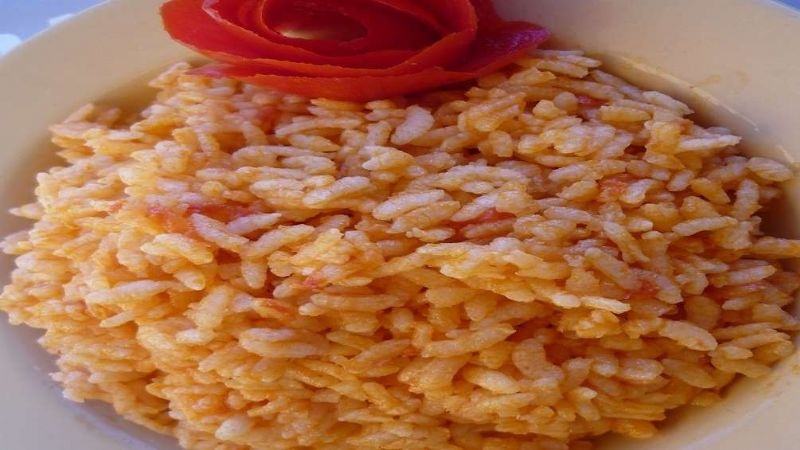 Domatesli Pilav Tarifi