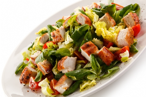 Enginarlı Piliç Salatası Tarifi