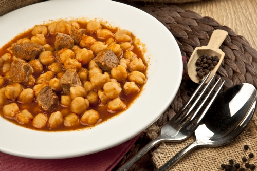 Etli Sucuklu Nohut Tarifi