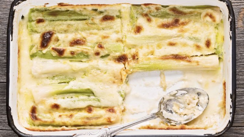 Fırında Pırasalı Pasta Tarifi