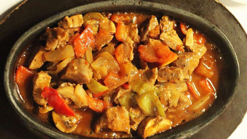 Güveçte Mantarlı Kavurma Tarifi