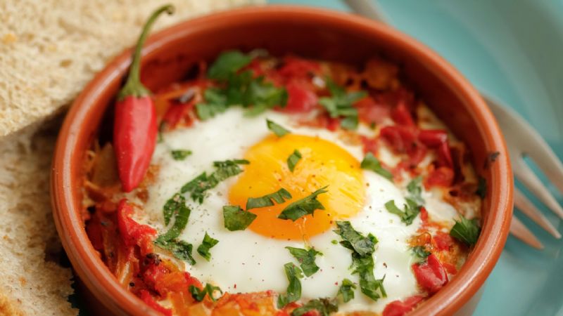 Güveçte Yumurta Tarifi