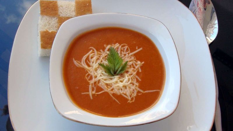 Kıymalı Domates Çorbası Tarifi