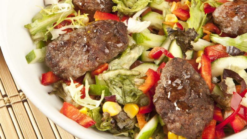 Köfteli Salata Tarifi