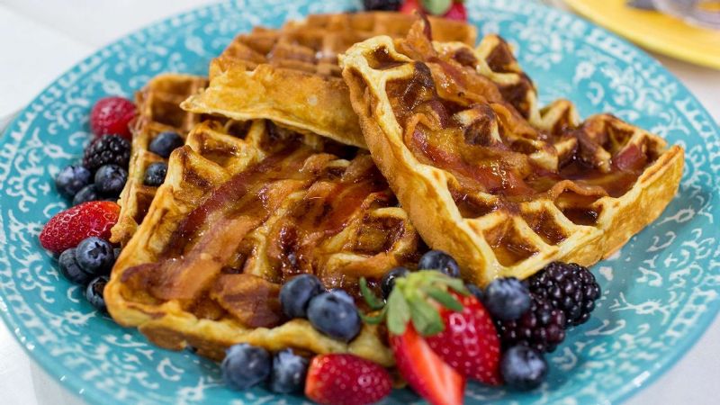 Orman Meyveli Waffle Tarifi