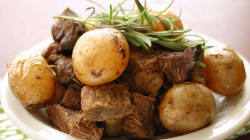 Patatesli Biftek Tarifi