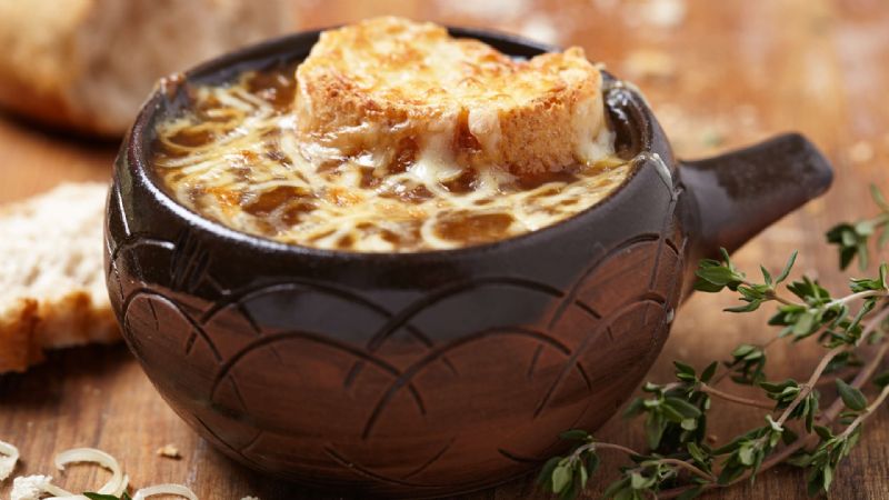 Peynirli Soğan Çorbası Tarifi