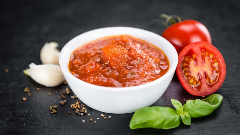 Sarımsaklı Domates Sosu Tarifi