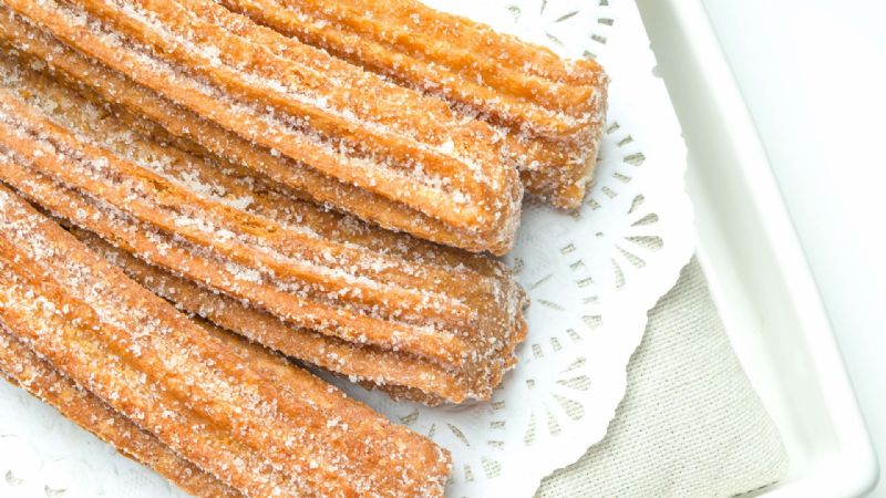 Şekerli Şeritler (Churros) Tarifi