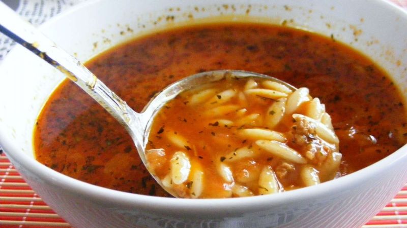 Soğanlı Şehriye Çorbası Tarifi