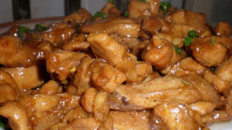 Soslu Tavuk Mantar Sote Tarifi