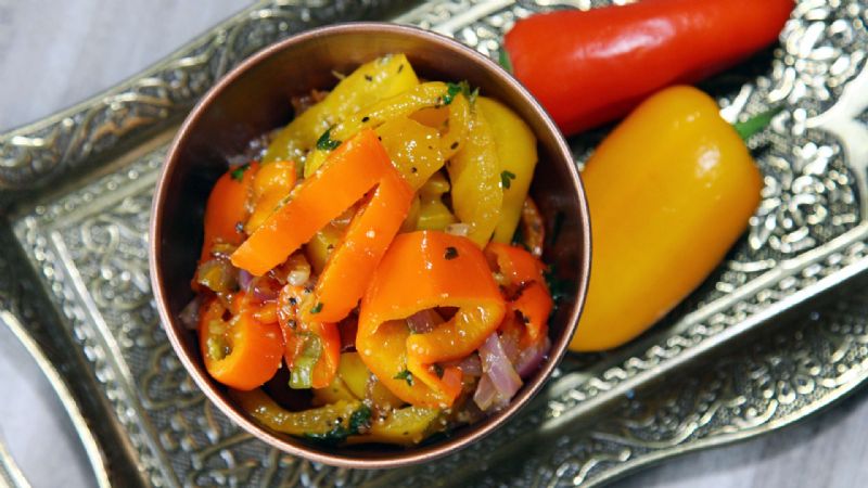 Zeytinyağlı Sebzeli Biberler Tarifi